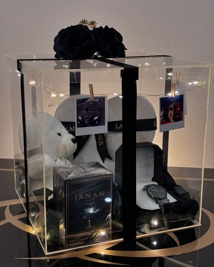 Elegant gift hamper