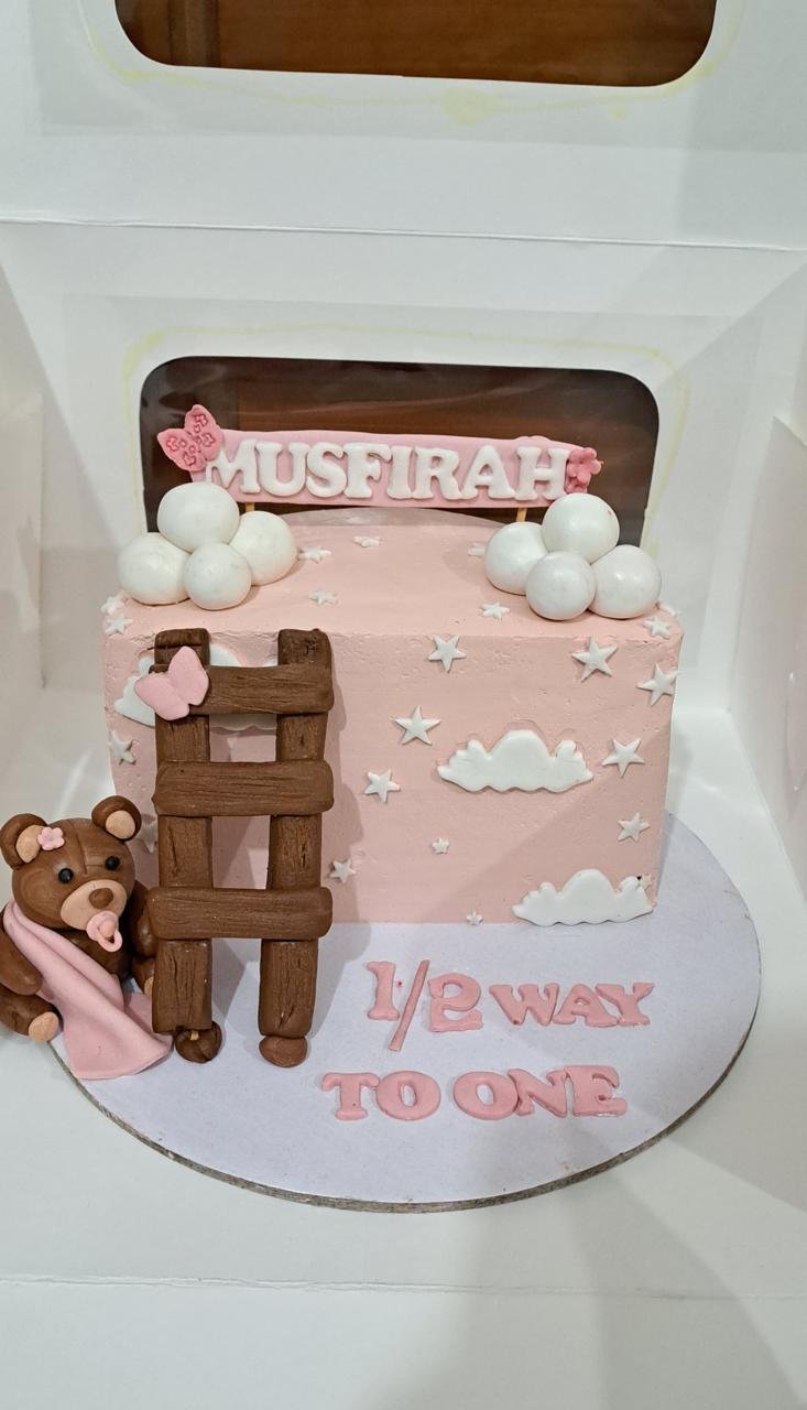 Customized cake